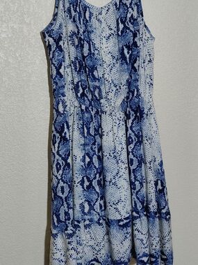 NWT SIZE S PrettyGarden Blue & White Snake Print Sleeveless Dress